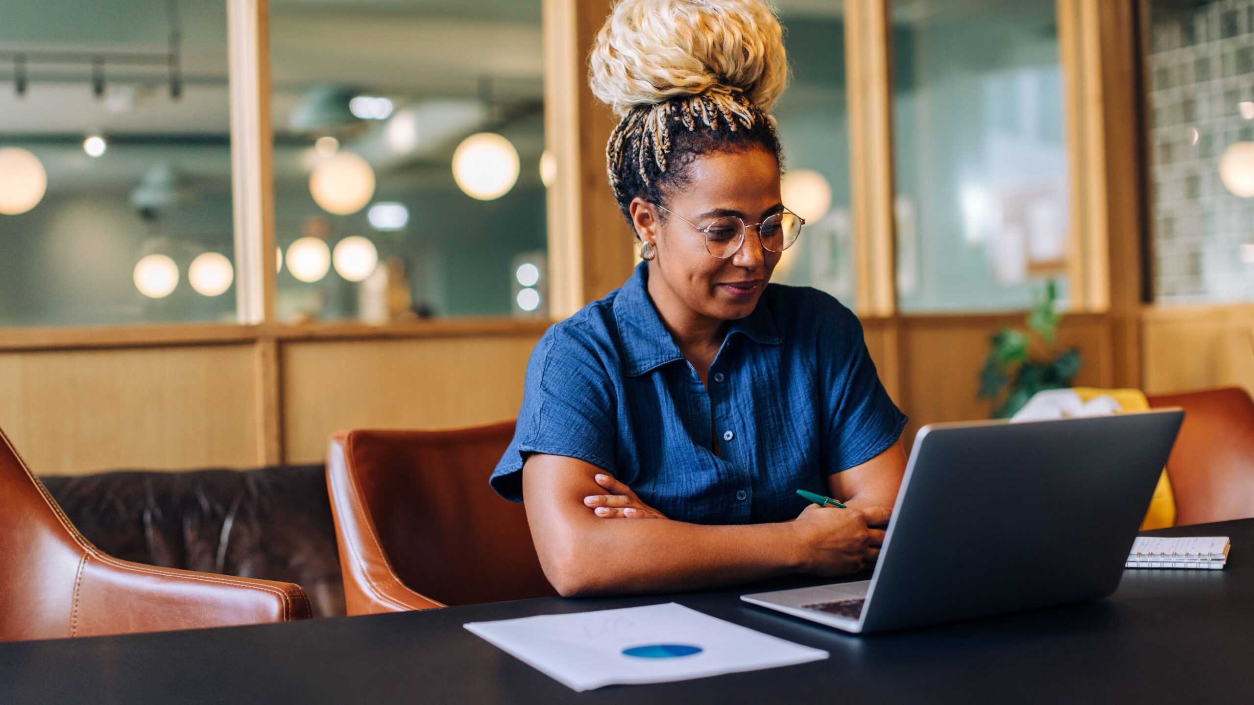 Blog How Hiring Managers Use LinkedIn DMs AdobeStock 1644196217 scaled