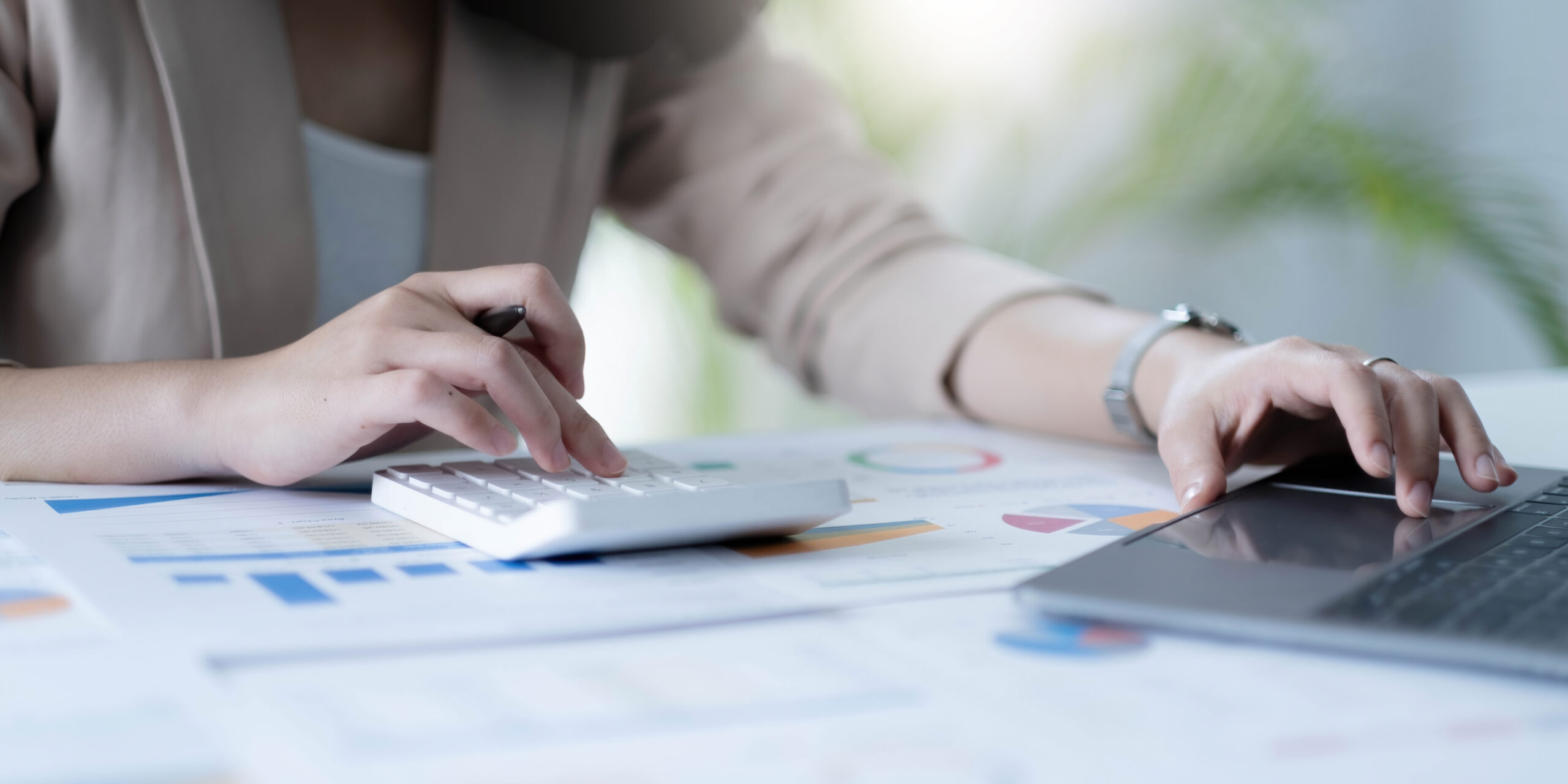 how payroll transition services reduce compliance risk in large IT workforces scaled